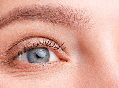 Contorno de ojos para mirada envejecida