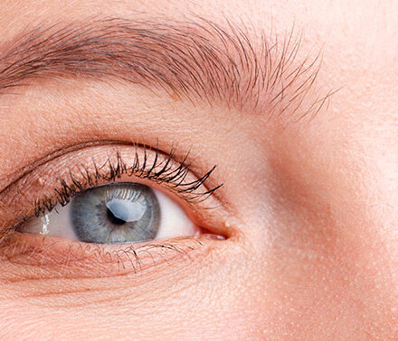 Contorno de ojos para mirada envejecida