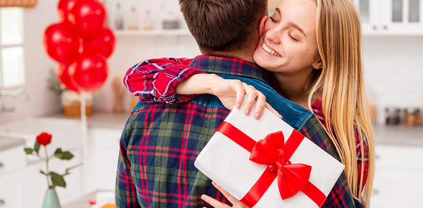 Regalos de San Valentín para ella: cómo acertar el día de los enamorados