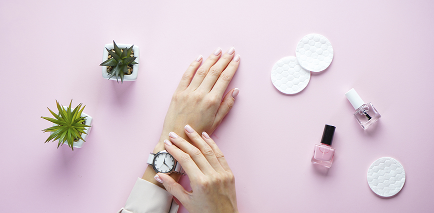 ¿Como hacer la manicura francesa permanente?