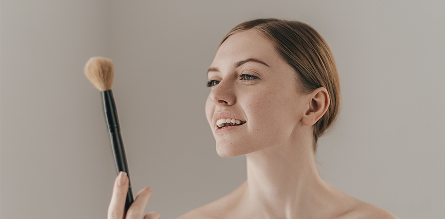 ¿Cómo limpiar las brochas de maquillaje correctamente? Guía paso a paso