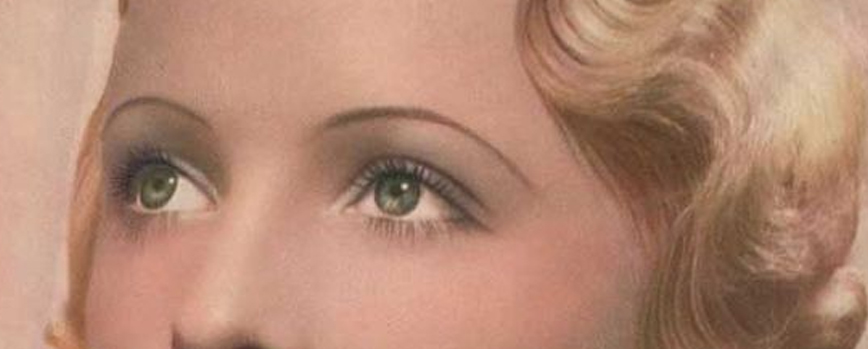 Cejas depiladas y pintadas