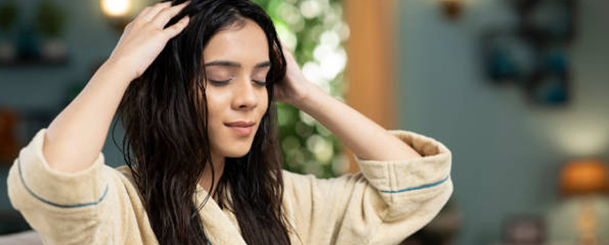 ¿Cómo aplicar aceite de coco en el cabello?