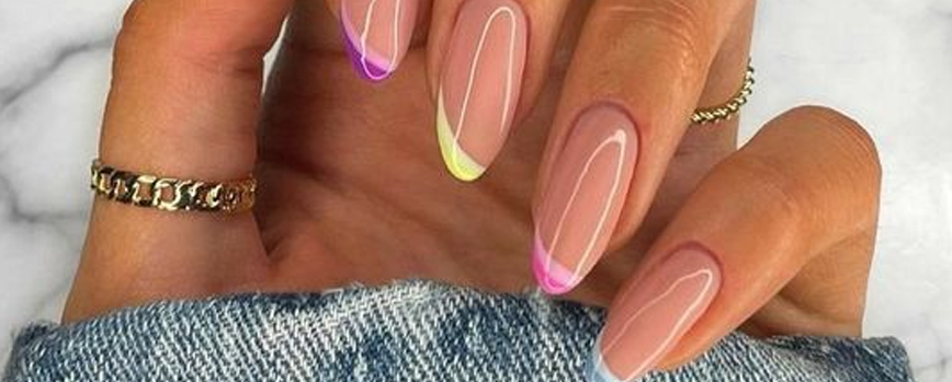 Uñas con la manicura francesa de colores: múltiples versiones