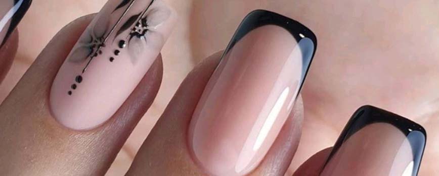 Uñas francesas negras