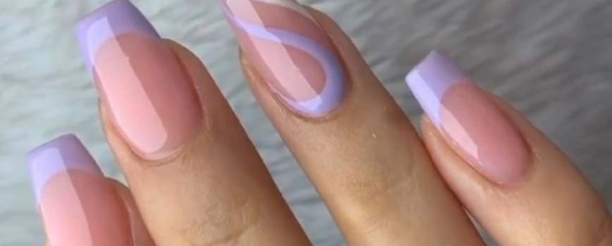 Manicura francesa en lila