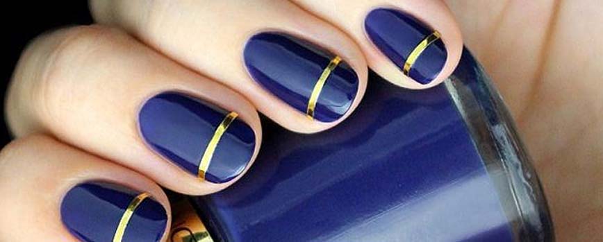 Uñas acrílicas azul eléctrico
