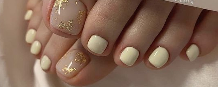 Uñas amarillas en los pies