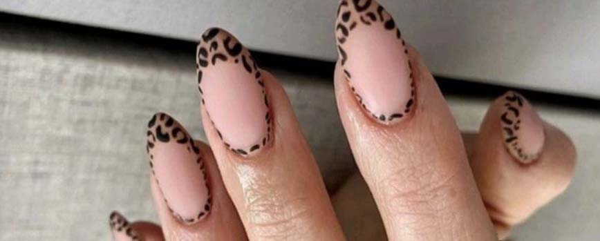 Manicura francesa de leopardo