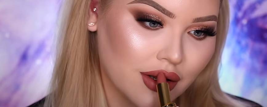 Labios potentes para desviar la atención