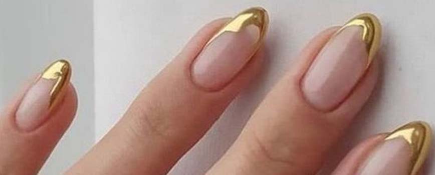 Uñas francesas doradas