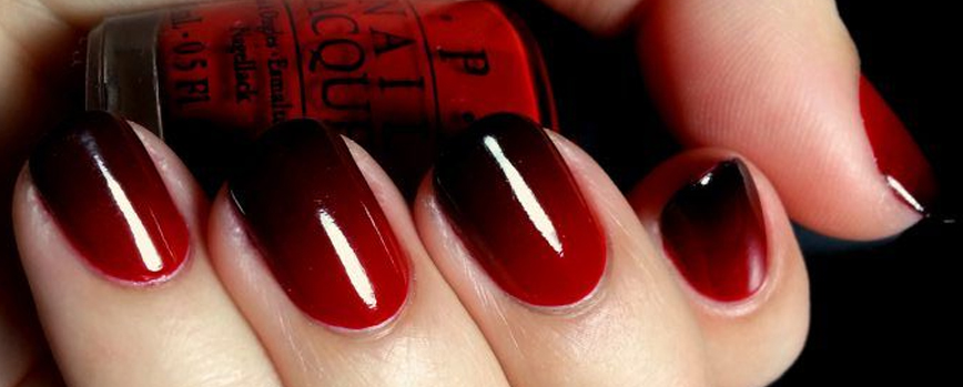Uñas rojas degradadas