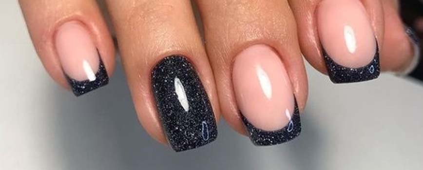 Manicura francesa en gris