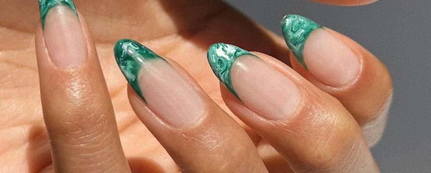 Manicura francesa en color verde