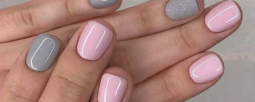 Uñas grises y rosas