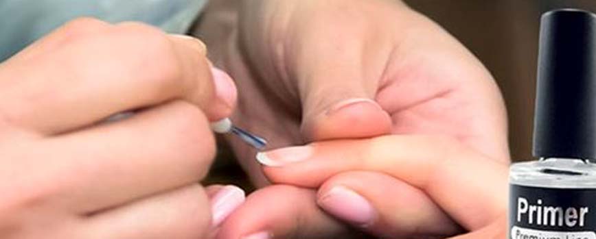 ¿Es lo mismo un deshidratador de uñas que un primer o un bonder?