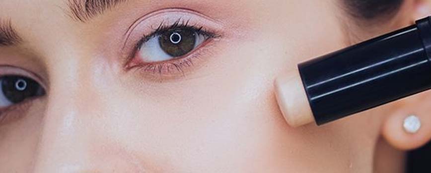 Técnica de maquillaje Strobing ¿Qué es? ¿Cómo aplicarlo correctamente? ✓ | Blog Druni Técnica de maquillaje Strobing ¿Qué es? ¿Cómo aplicarlo correctamente? ✓ | Blog Druni