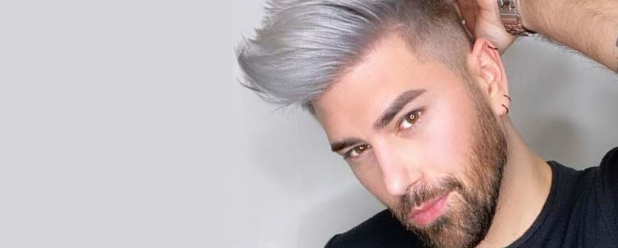 Corte Pompadour en cabello gris