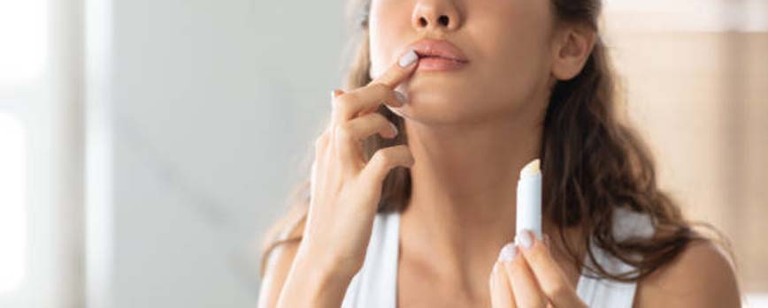 ¿Qué cuidados hay que tener en los primeros días después de la micropigmentación de labios?