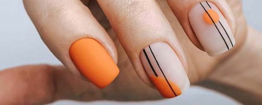 Uñas aesthetic con diseños geométricos