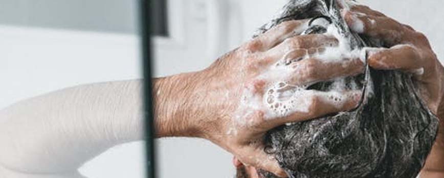 Cómo mantener el pelo blanco