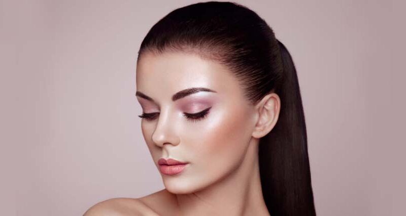 Técnica de maquillaje Strobing ¿Qué es? ¿Cómo aplicarlo correctamente? ✓ | Blog Druni Técnica de maquillaje Strobing ¿Qué es? ¿Cómo aplicarlo correctamente? ✓ | Blog Druni