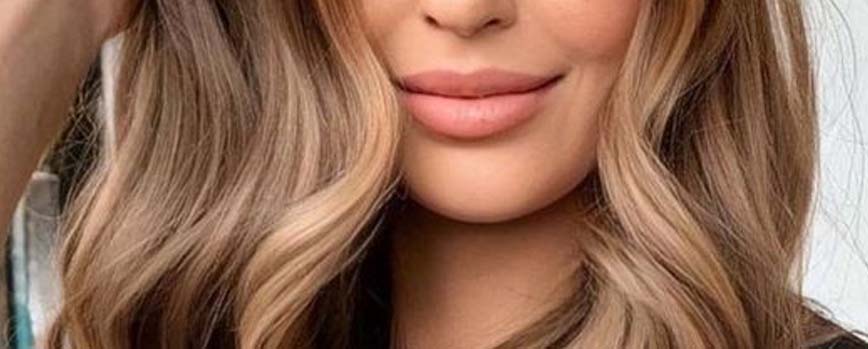 Cabello largo con capas