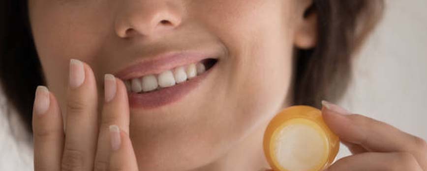 ¿Qué ingredientes ayudan a restaurar los labios resecos?