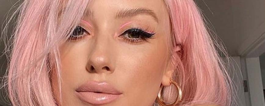 Cabello rosa pastel platinado