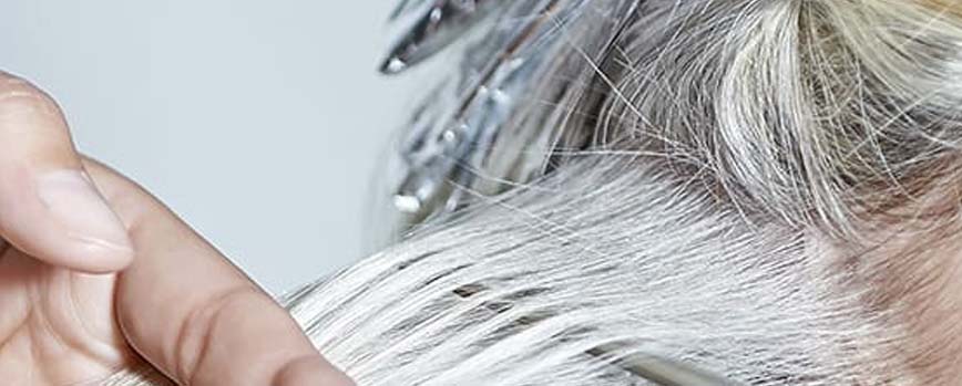 Cómo aplicar el tinte de pelo rosa gold