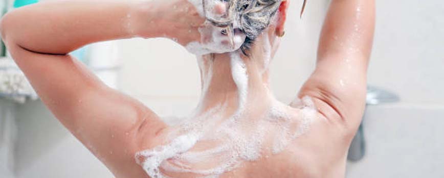 ¿Cómo prevenir o eliminar el acné de la espalda?