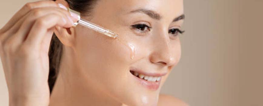 Sérum o aceite facial.
