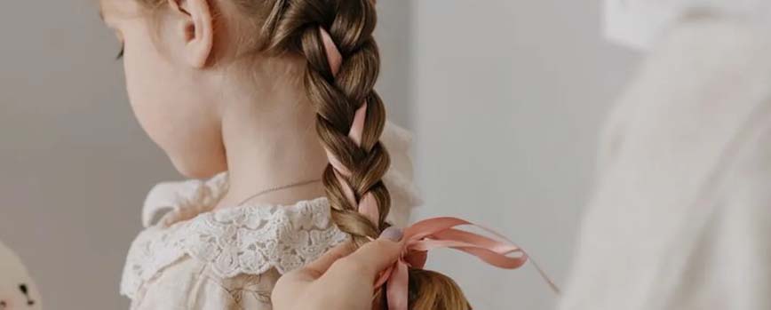Peinados fáciles y elegantes para niñas en ocasiones especiales y fiestas