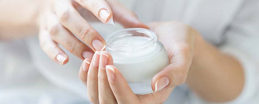 ¿Cómo utilizar una crema hidratante para pieles maduras?