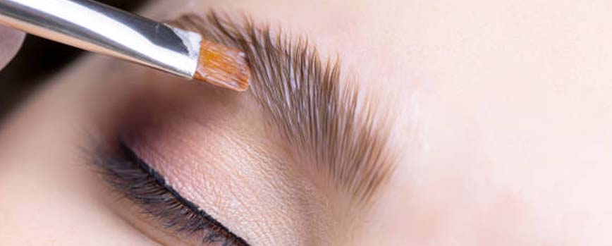 ¿En qué se parecen la laminación de cejas y un lifting de pestañas?