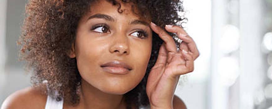 ¿Se pueden laminar las cejas en casa?