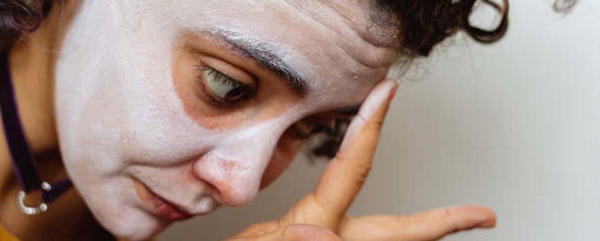 Cubre tu rostro de blanco