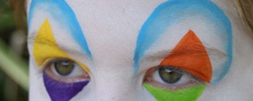 Maquillaje de payaso del terror para niñas