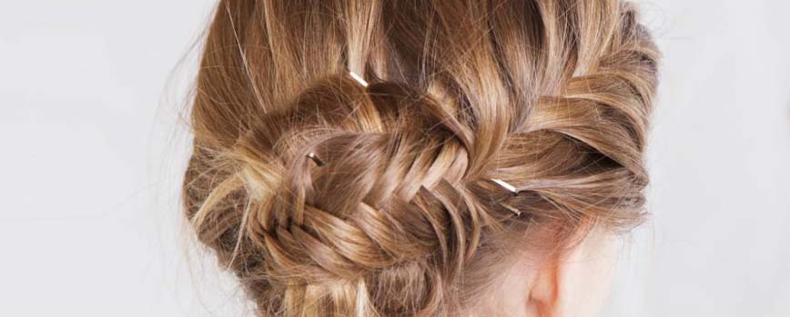 Trenza de espiga con pelo recogido