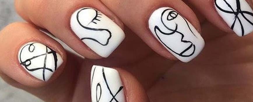Uñas mate con líneas orgánicas
