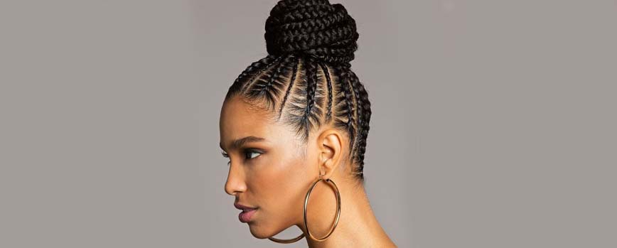 Moño alto con trenzas