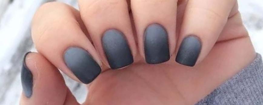 Uñas mate con efecto degradado