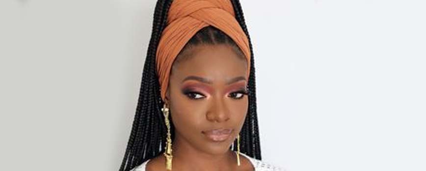 Trenzas africanas con pañuelo