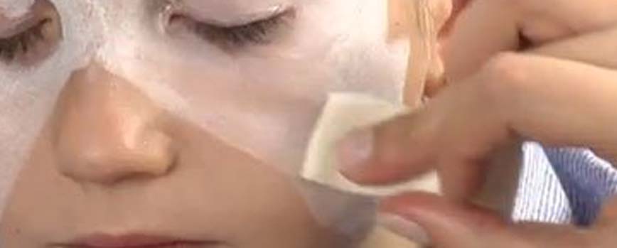 Maquillaje de niña poseída para Halloween