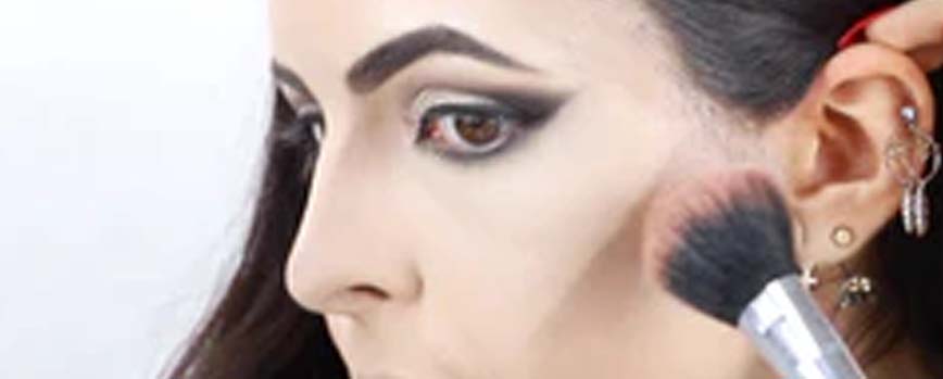Maquillaje de niña poseída para Halloween