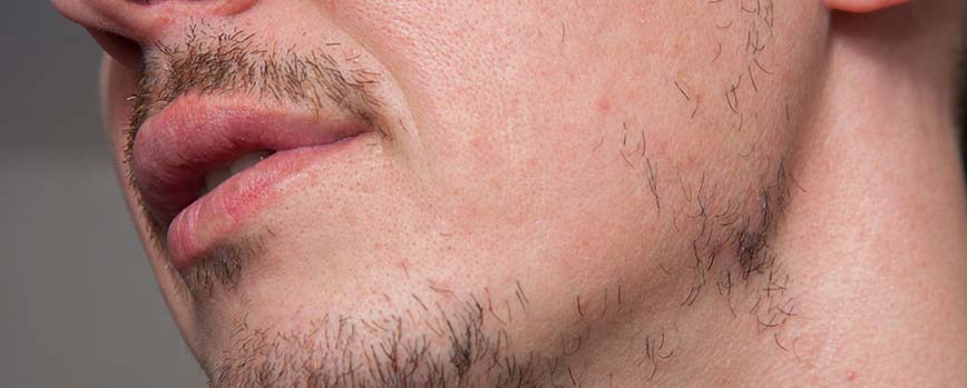 Cómo arreglar y recortar una barba larga
