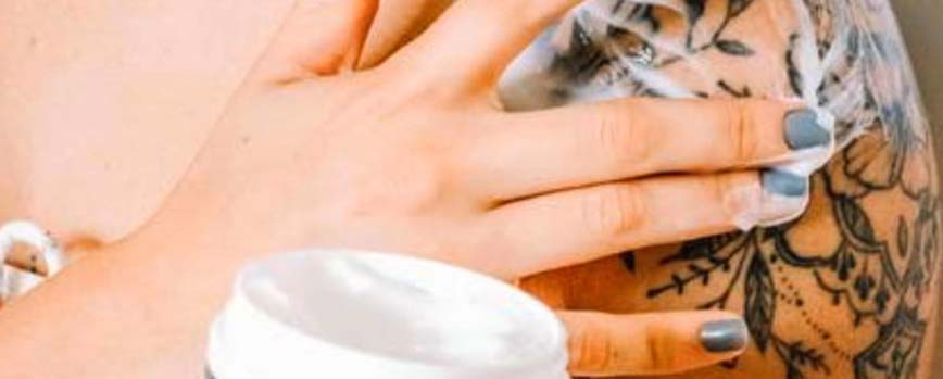 ¿Cómo proteger tu tatuaje del sol de verano?