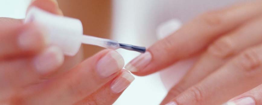 ¿Cómo se aplica el primer de uñas?