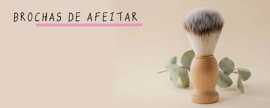 utiliza una brocha de afeitar