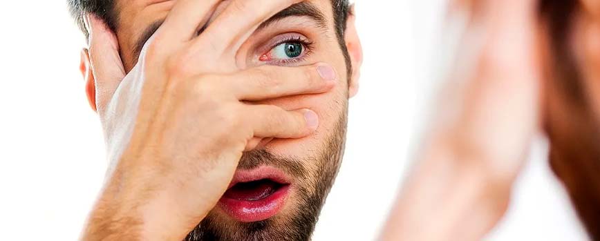 ¿Cuándo debes comenzar a utilizar productos para reducir las ojeras de hombre?